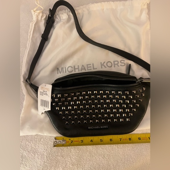 NWT Michael Kors Rhea studded belt bag Fanny pack! HTF black leather w/ graphite - Picture 2 of 12